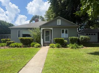 8 Merriweather Ave, Narragansett, RI 02882