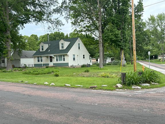 2nd image of 12126 Valencia Ave