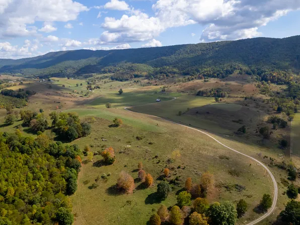 4210 Skydusky Rd, Bland, VA 24315
