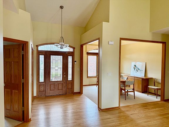 3rd image of 1118 Beachwood Ct