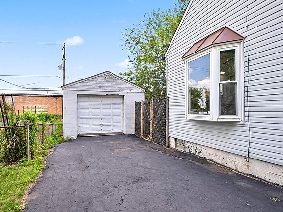 5th image of 1704 Rhoda Ave