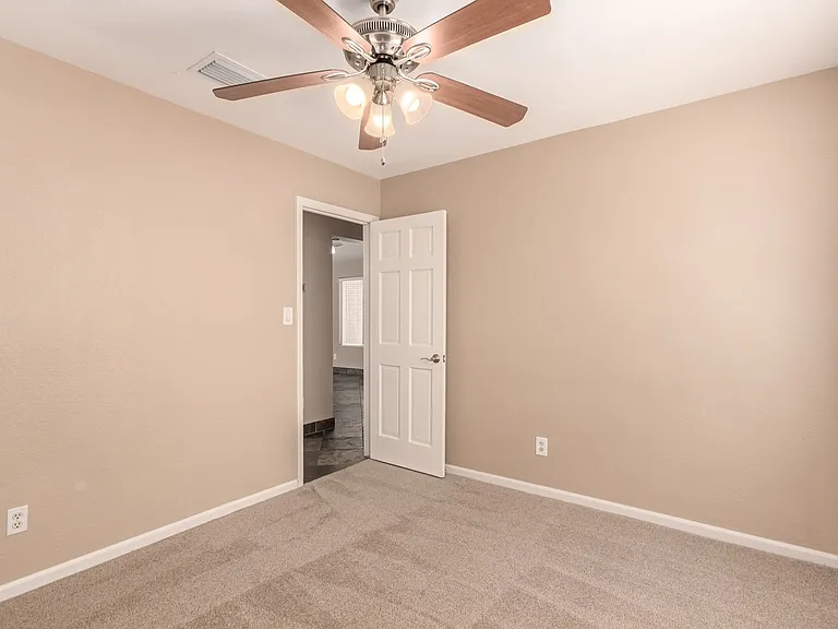 11115 E Mercer Ln — Photo 23