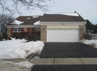 1137 Regency Ln, Carol Stream, IL 60188