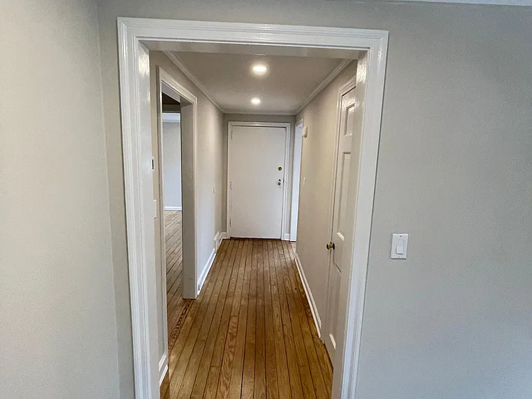 819 Rosewood Ave — Photo 4