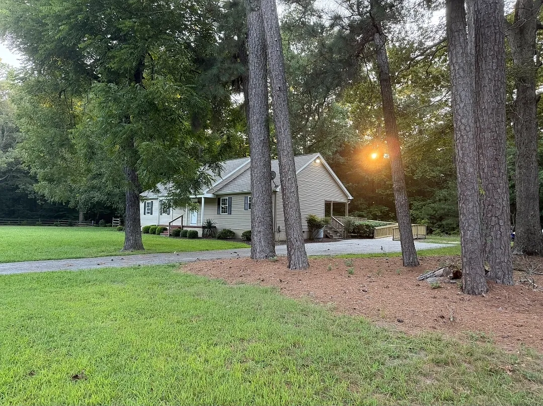 4 bed, 2900 sqft, $2,500 — Photo 3