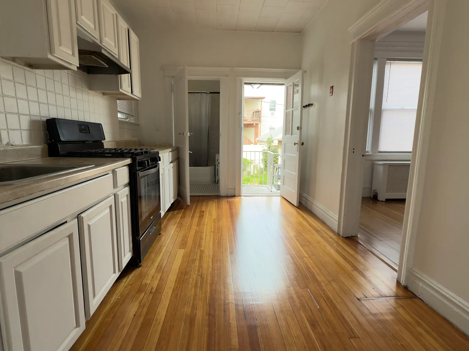 1 bed, 750 sqft, $1,995 — Photo 3