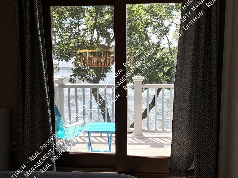 2520 Le Homme Dieu Hts NE #3 — Photo 18