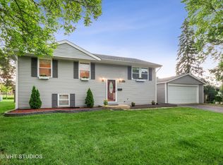 7653 Deerfield Ave, Woodridge, IL 60517