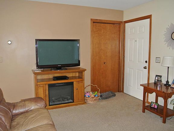 3rd image of 932 Pembroke St SE