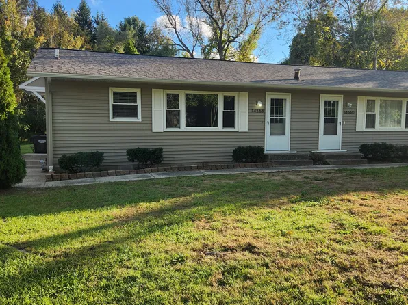 14358 Leonard St, Spring Lake, MI 49456