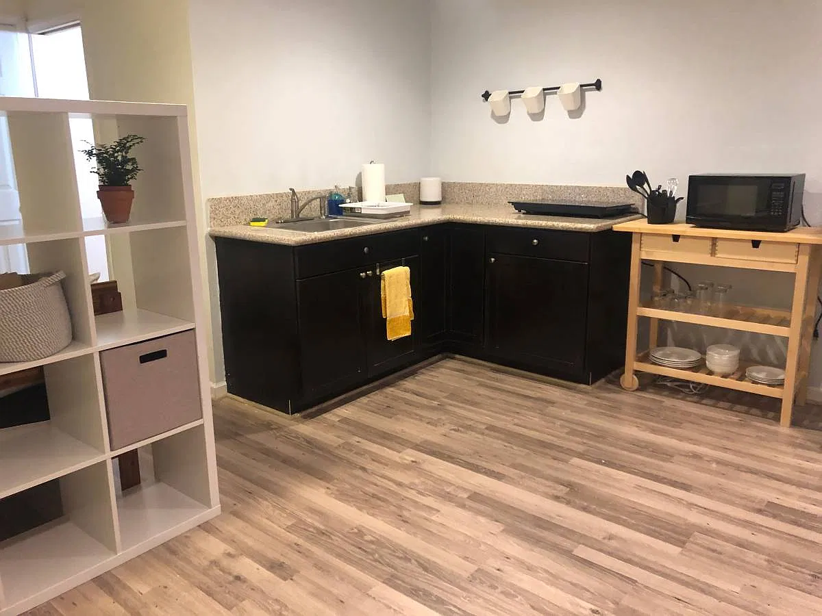 Studio, 400 sqft, $1,300 — Photo 2