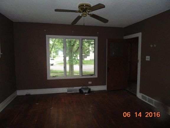 4th image of 126 17th Ave N