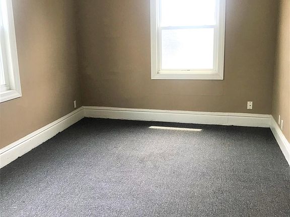 2nd image of 726 Oliver St APT 3