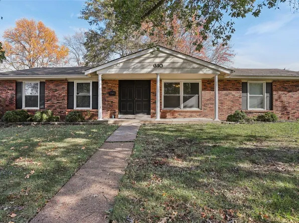 610 Meadowgrass Dr, Florissant, MO 63033