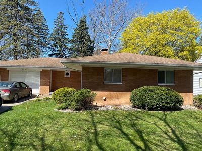 1833 Bay St, Saginaw, MI, 48602