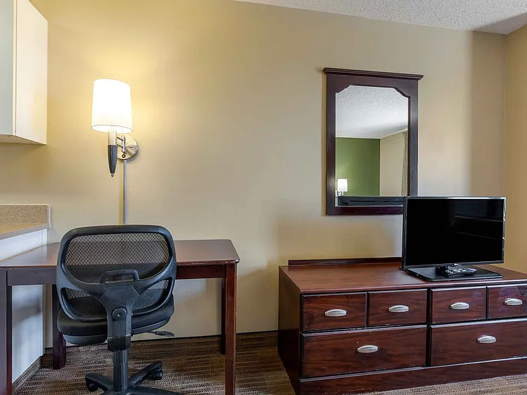 Studio Suite - 1 Queen Bed
