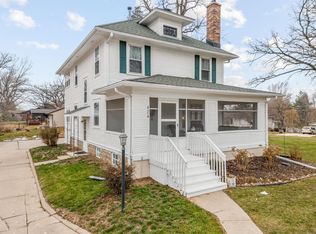424 N Ellen St, Cedar Falls, IA 50613