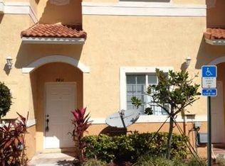 8811 S Isles Cir, Fort Lauderdale, FL 33321