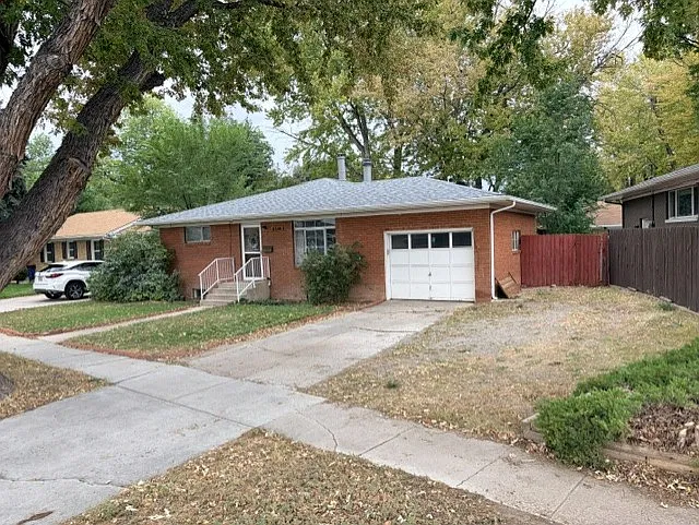 5 bed, 2632 sqft, $2,350 — Photo 2