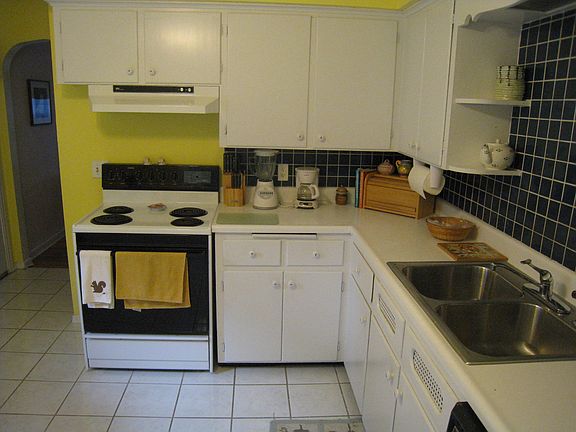 4th image of 841 Shenley Dr