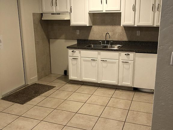 4th image of 501 N Lincoln St