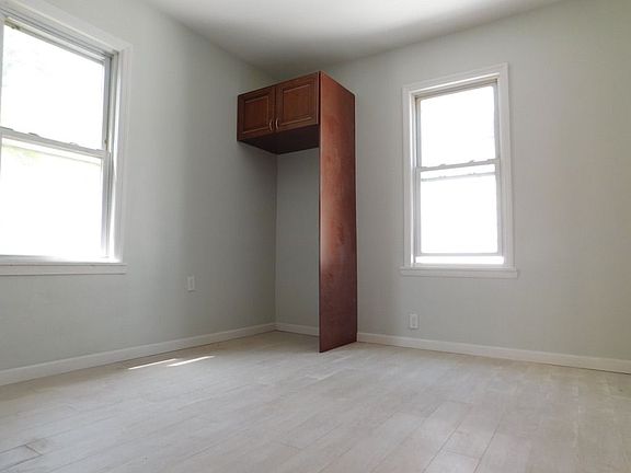 3rd image of 30 Dongan St