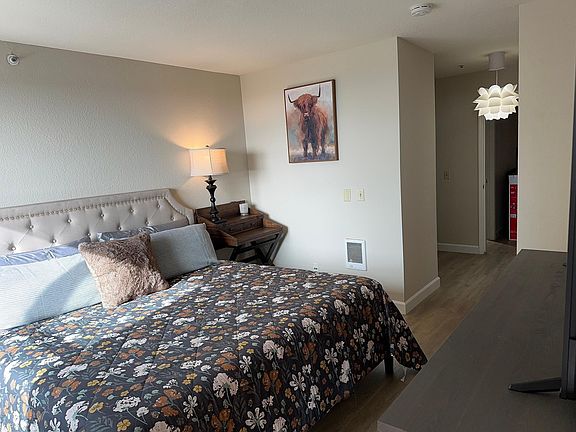 Lovely bedroom with window view to the S.F. Bay. Ample closed space.