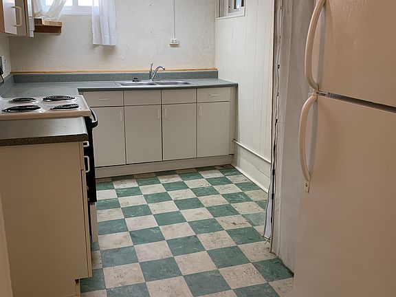 3rd image of 1121 Flint St