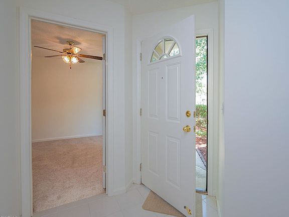 3rd image of 88 Fox Valley Dr