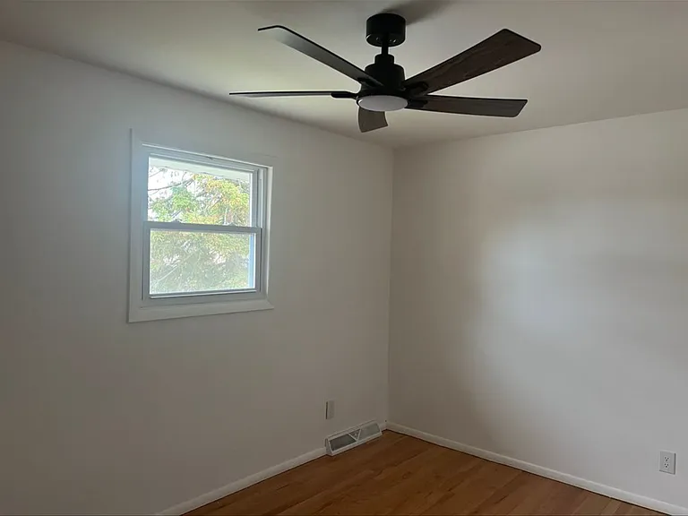 905 Lakeview Ave — Photo 3