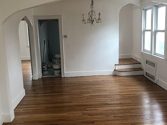 5th image of 753 Wesley St