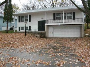 321 Westbourne Rd, Waterloo, IA 50701