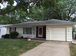 3102 Kenridge Ter NE, Cedar Rapids, IA 52402