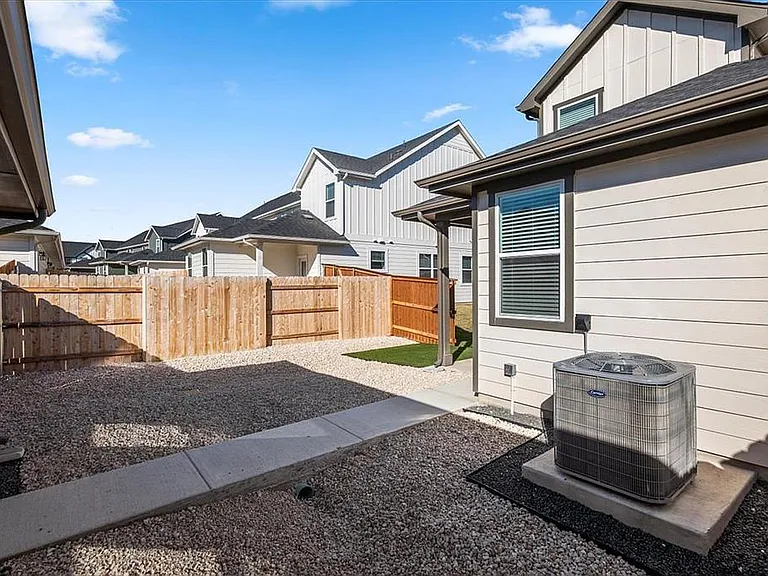 2517 Violet Theo Ln — Photo 28