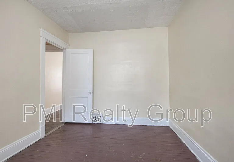 1459 E 134th St #UP — Photo 15