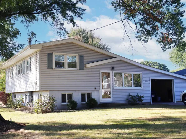 1000 W Taylor Ln, Bartonville, IL 61607
