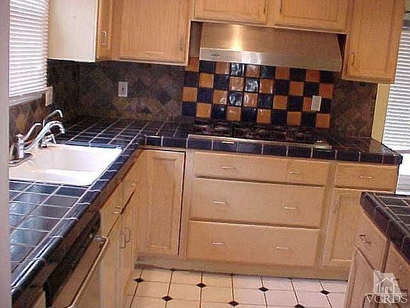 4th image of 3923 Flower St