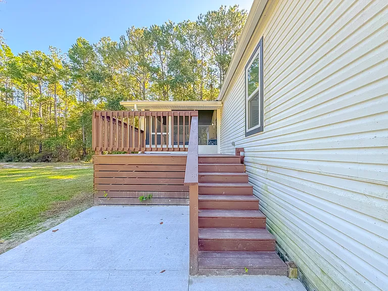 16957 Lake Christiana Ct — Photo 34