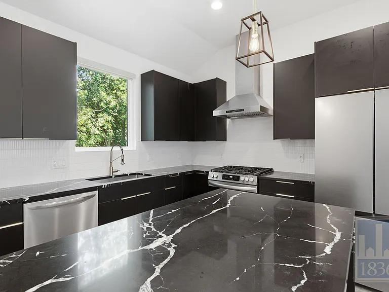 505 Thelma Dr #B — Photo 2