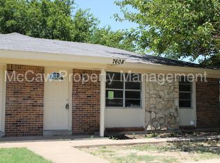7608 Abbott Dr, White Settlement, TX 76108