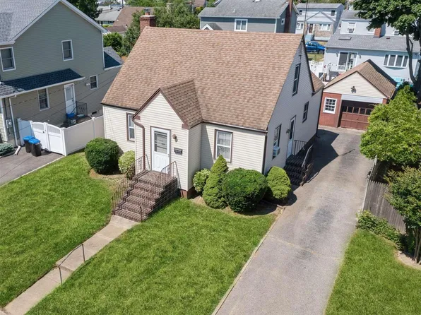 2462 Woodland Avenue, Wantagh, NY 11793