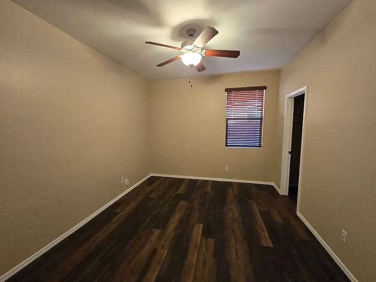 18328 W Saguaro Ln — Photo 12