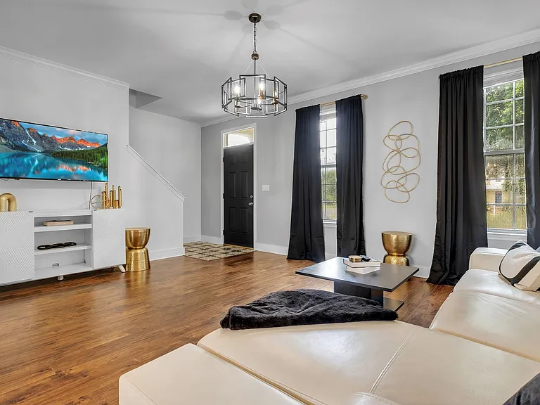 4311 Four Oaks Blvd — Photo 7