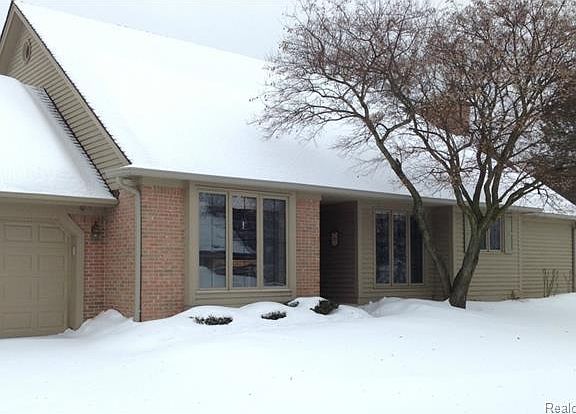 2nd image of 4552 Golf View Dr