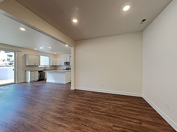 4th image of 12432 83rd Ave E