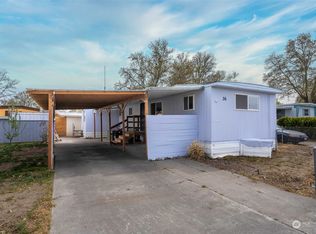36 Cosmic Ln, Richland, WA 99354