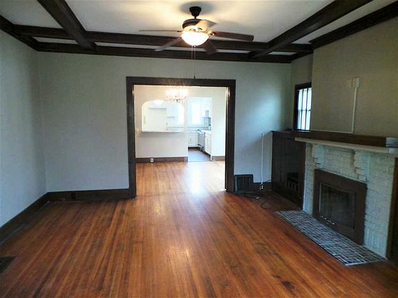3rd image of 3618 Jackson St