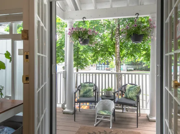 8529 Jellicoe St, Vancouver, BC V5S 4T5