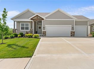 202 NW Joshua Dr, Lees Summit, MO 64081