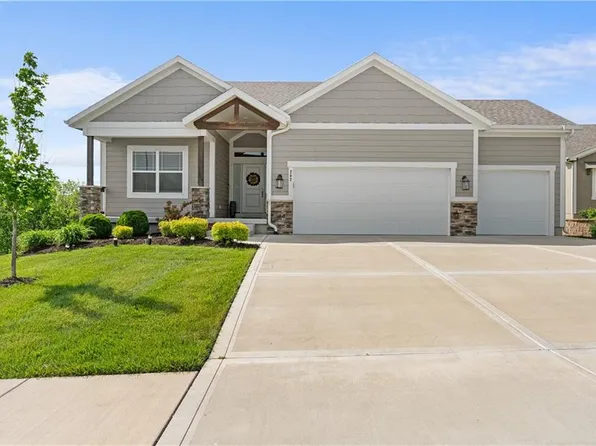 202 NW Joshua Dr, Lees Summit, MO 64081